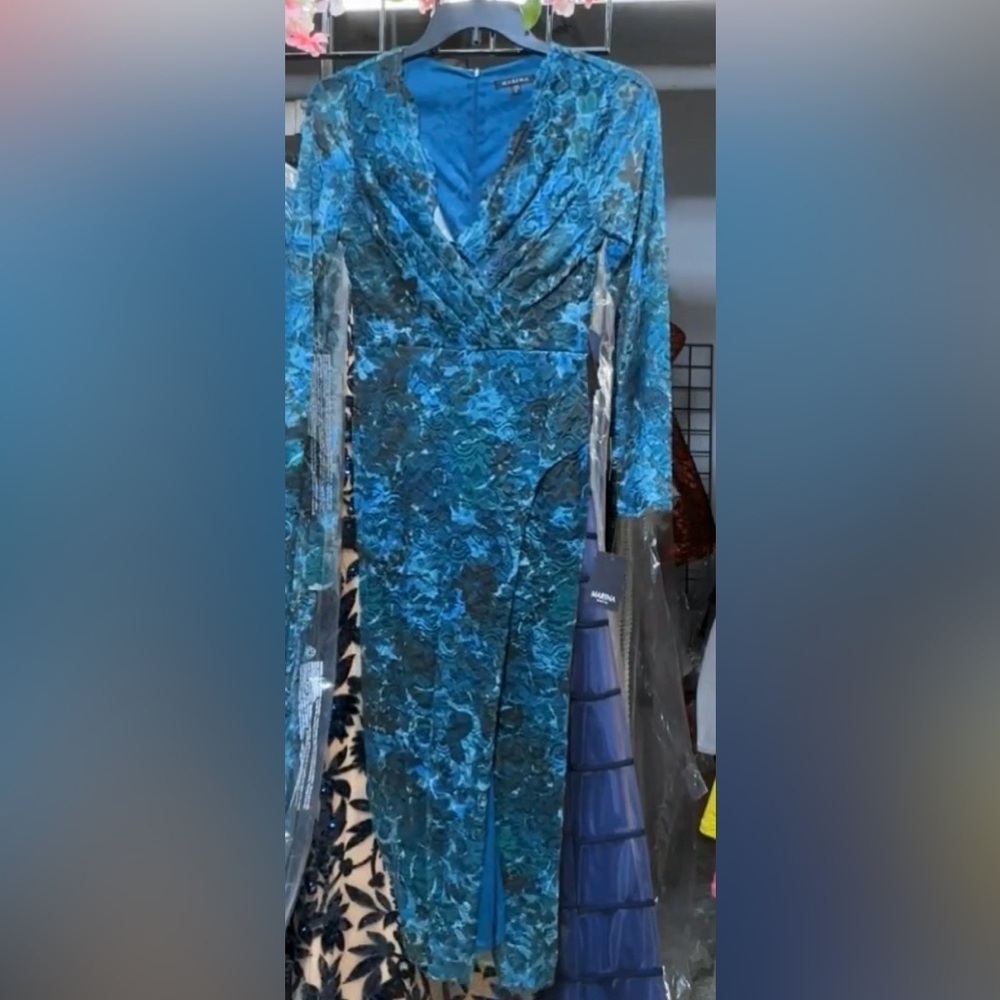 Marina Elegant Lace Dress - Picture 3 of 3